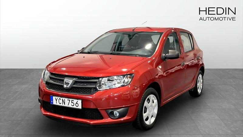 Röd (red) Begagnad 2016 Dacia Sandero Halvkombi | 89 800 kr (Bra pris) - Bild 1/4