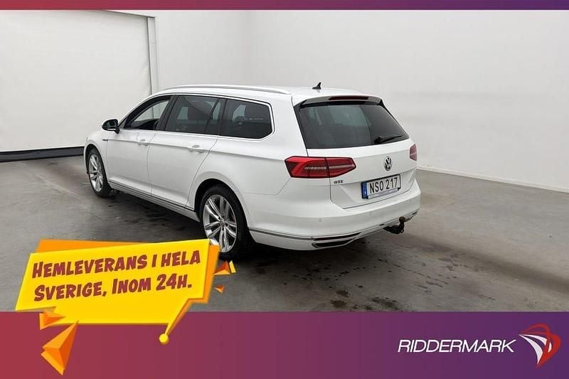 Vit Begagnad 2018 VW Passat GTE Kombi | 199 900 kr (Marknadspris) - Bild 1/4