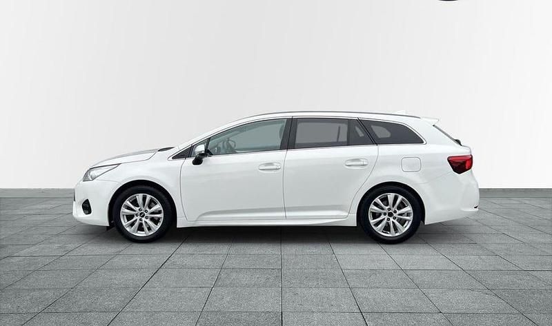 Begagnad 2017 Toyota Avensis Kombi | 153 000 kr (Lite dyr) - Bild 1/4