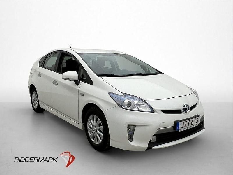 Begagnad Toyota Prius Plug-in Hybrid 136 HK (100 kW) 2015 Vit Halvkombi
