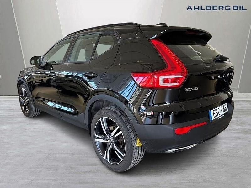 Begagnad Volvo XC40 R-Design 151 HK (111 kW) 2020 Svart SUV