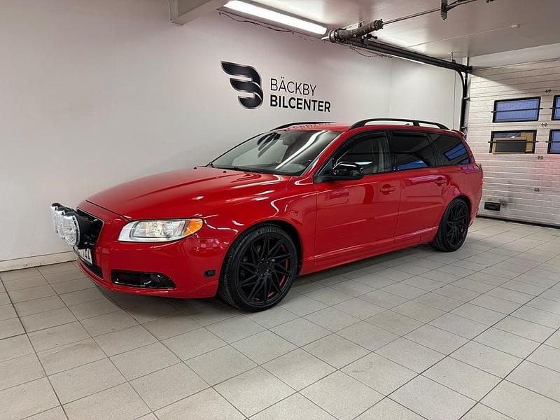 Begagnad Volvo V70 R-Design 231 HK (169 kW) 2010 Röd Kombi