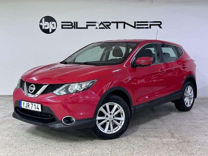 Röd Begagnad 2016 Nissan Qashqai SUV | 139 900 kr (Marknadspris) - Bild 1/4