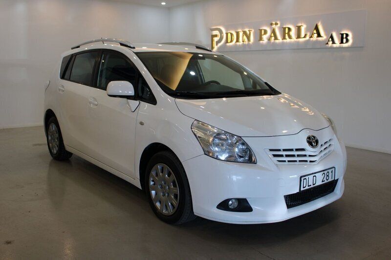 Vit Begagnad 2010 Toyota Verso Minibuss | 49 900 kr (Marknadspris) - Bild 1/4