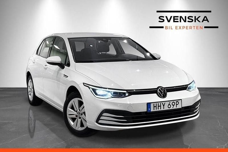 Pure white Begagnad 2020 VW Golf VII Edition Halvkombi | 234 900 kr (Marknadspris) - Bild 1/4