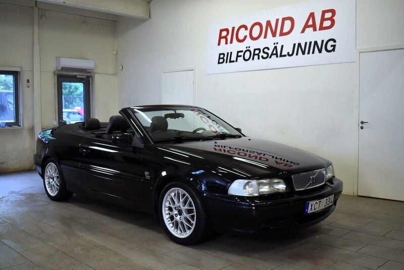 Svart Begagnad 2001 Volvo C70 Cab | 89 900 kr - Bild 1/4