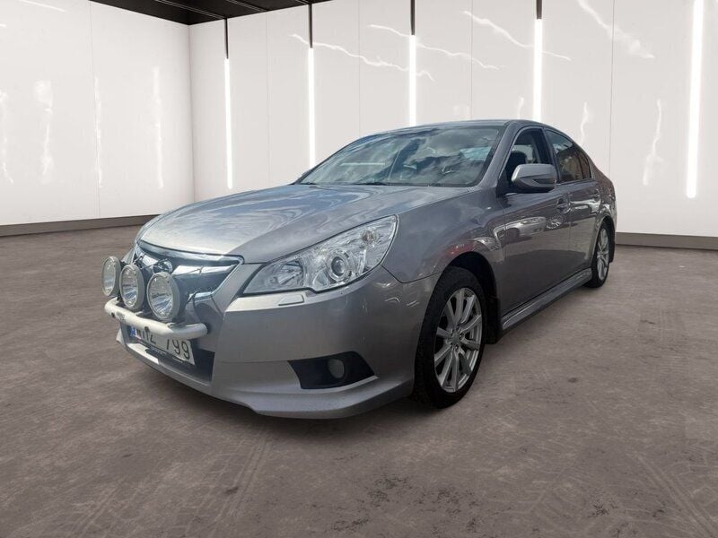Silver Begagnad 2011 Subaru Legacy Sedan | 54 900 kr (Marknadspris) - Bild 1/4