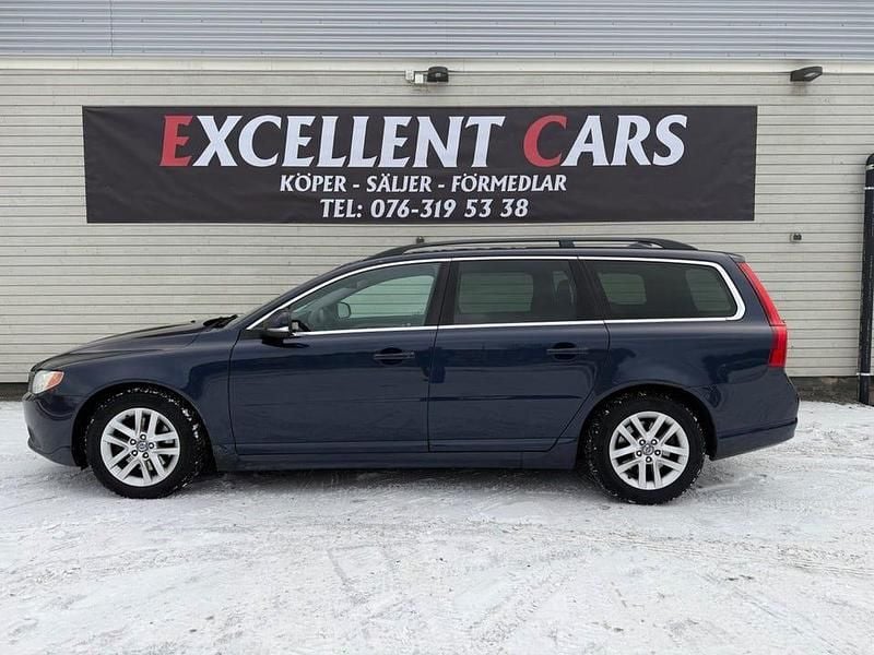 Begagnad Volvo V70 Momentum 163 HK (119 kW) 2012 Blå Kombi