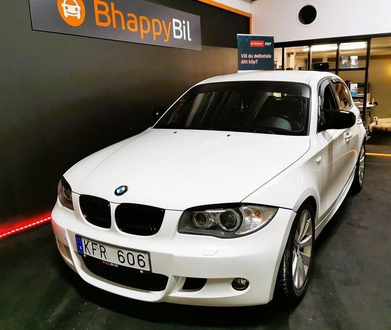 Begagnad BMW 118 Advantage 143 HK (105 kW) 2010 Vit Halvkombi