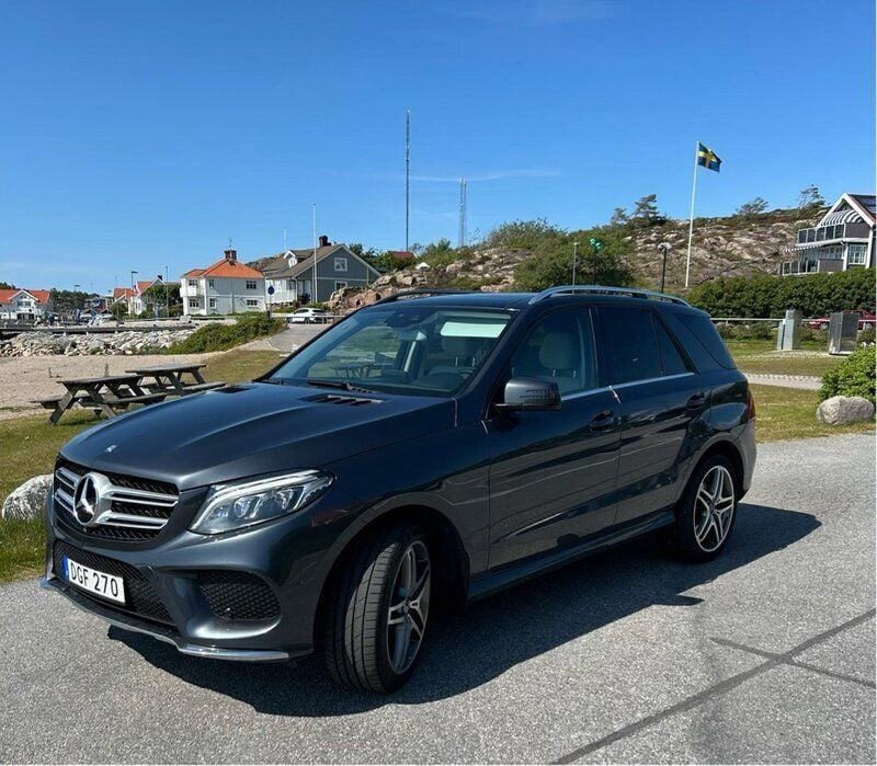 Grå Begagnad 2016 Mercedes GLE350 AMG line SUV | 320 000 kr (Marknadspris) - Bild 1/4