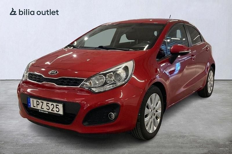 Röd Begagnad 2014 Kia Rio Halvkombi | 70 000 kr (Superpris) - Bild 1/4