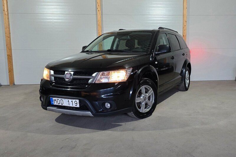 Svart Begagnad 2012 Fiat Freemont SUV | 118 800 kr (Marknadspris) - Bild 1/3