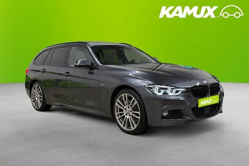 Silver/grå Begagnad 2017 BMW 330 Kombi | 254 900 kr (Lite dyr) - Bild 1/4