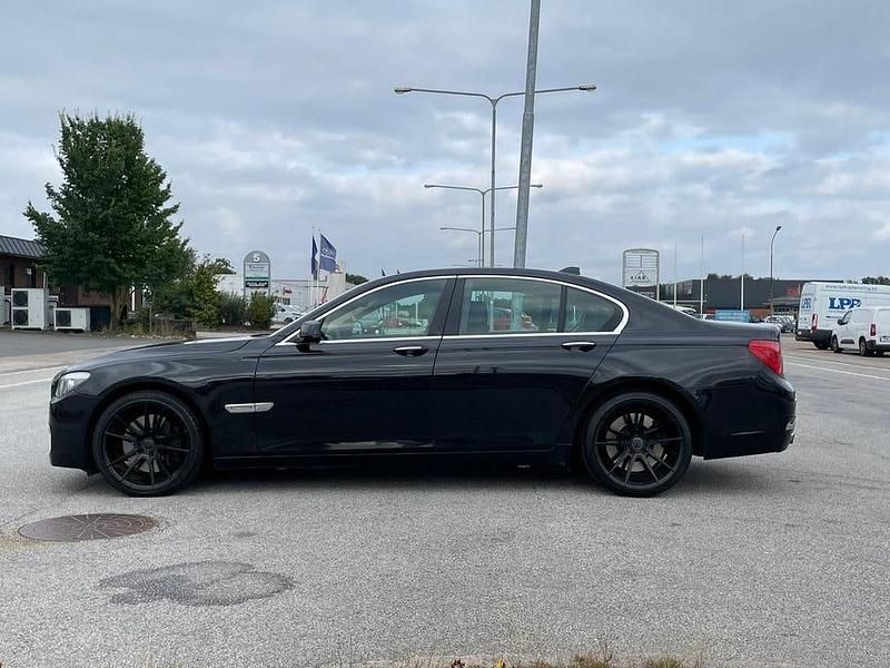 Begagnad BMW 750 408 HK (300 kW) 2008 Svart Sedan