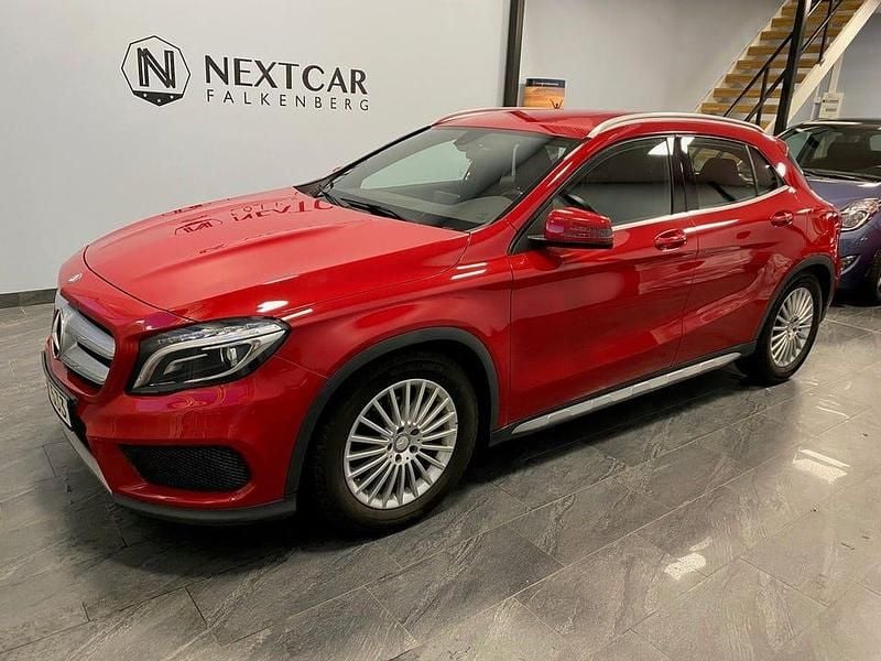 Röd Begagnad 2015 Mercedes GLA200 AMG SUV | 159 900 kr (Bra pris) - Bild 1/4