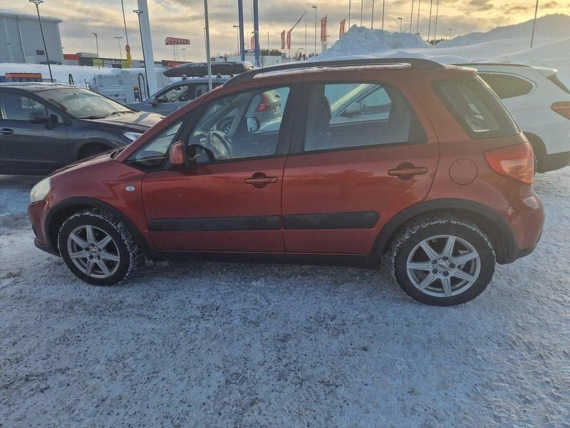 Orange Begagnad 2008 Suzuki SX4 Halvkombi | 40 000 kr (Marknadspris) - Bild 1/4