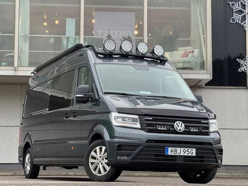 Grå Begagnad 2024 VW Crafter Van | 1 150 000 kr - Bild 1/4
