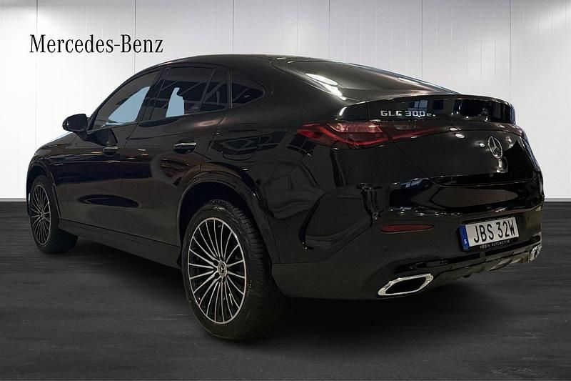 Begagnad Mercedes GLC300e AMG Line Premium Plus 313 HK (230 kW) 2025 Svart SUV