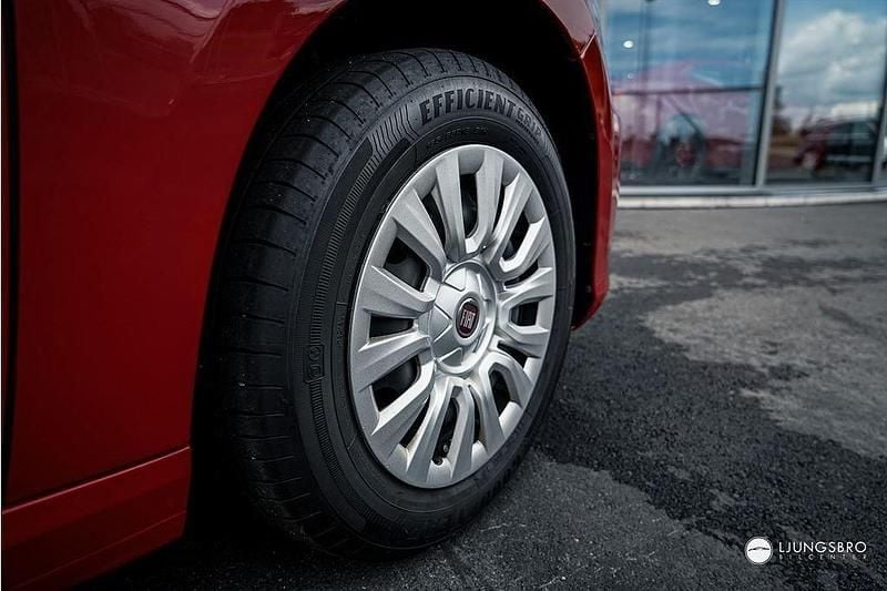 Begagnad Fiat Tipo 96 HK (70 kW) 2018 Röd Sedan