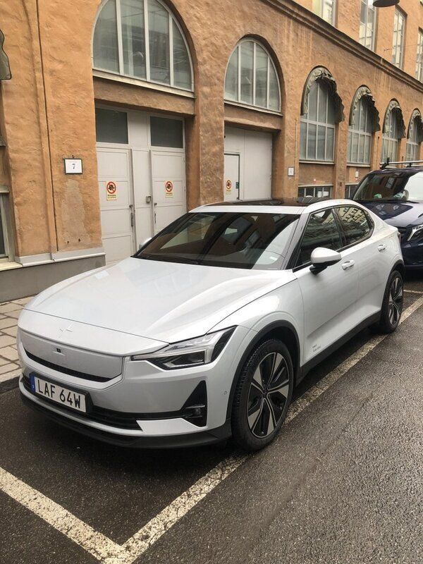 Silver Begagnad 2024 Polestar 2 Long Range Single Motor Sedan | 385 000 kr - Bild 1/4