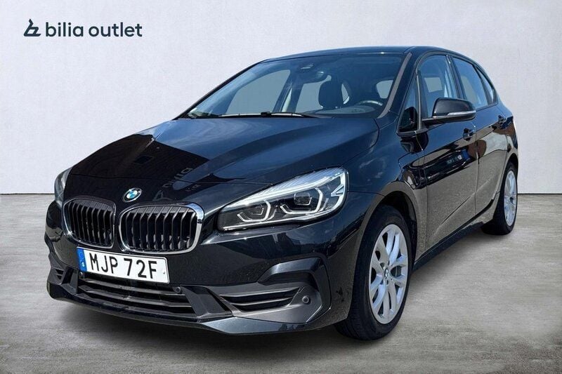 Svart Begagnad 2020 BMW 225 Active Tourer Advantage Minibuss | 239 900 kr (Marknadspris) - Bild 1/4