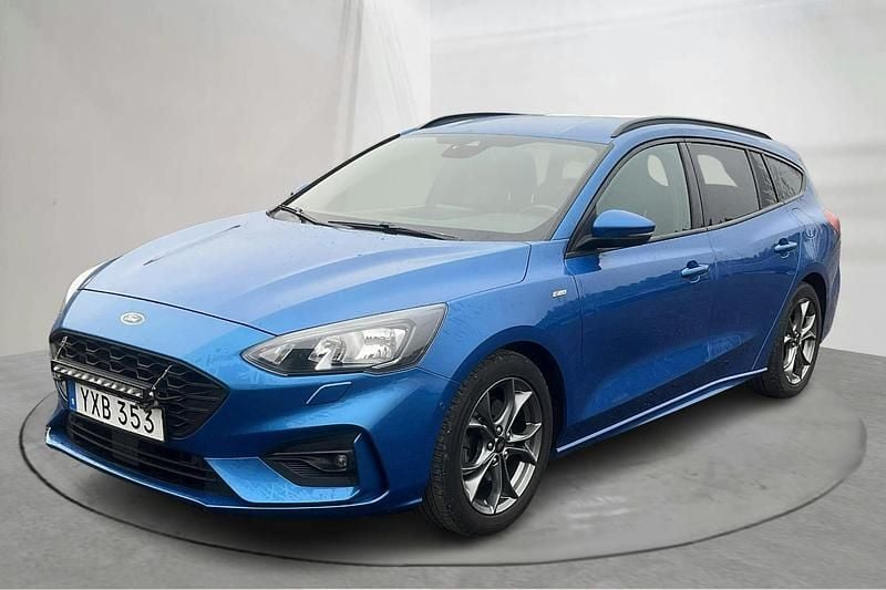 Blå Begagnad 2019 Ford Focus ST-Line Kombi | 139 800 kr (Bra pris) - Bild 1/4