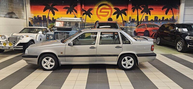 Grå Begagnad 1997 Volvo 850 Sedan | 39 700 kr - Bild 1/4