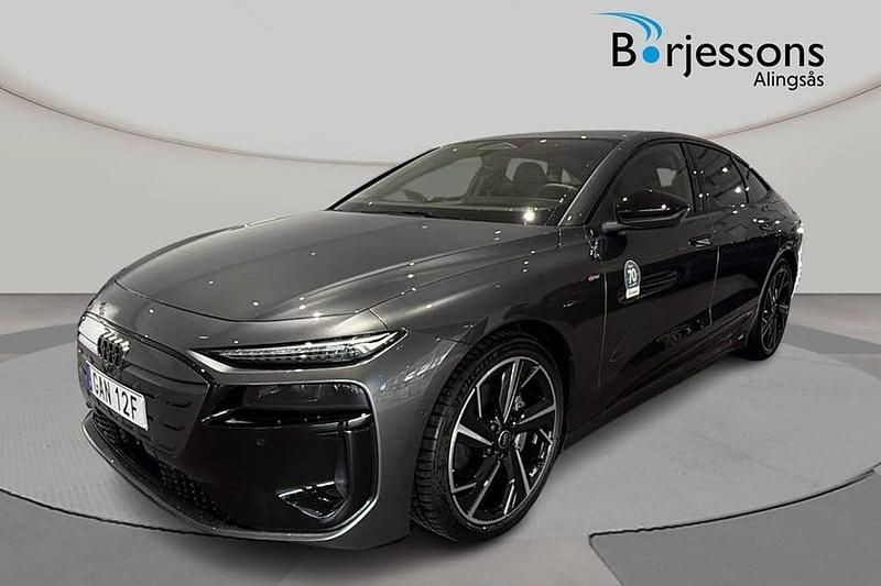 Daytonagrå pärleffekt Begagnad 2025 Audi e-tron Sportback S-Line SUV | 889 900 kr (Lite dyr) - Bild 1/4