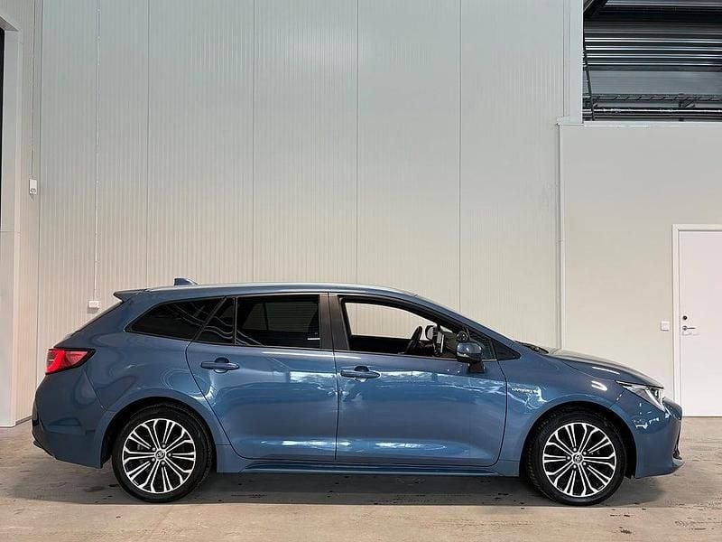 Begagnad Toyota Corolla Style 122 HK (89 kW) 2020 Blå Kombi