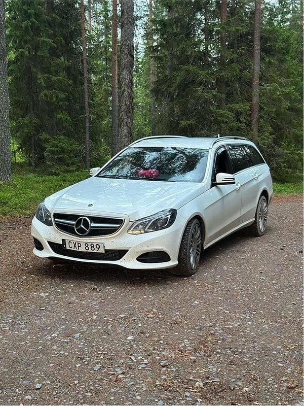Vit Begagnad 2014 Mercedes E220 Kombi | 70 000 kr (Bra pris) - Bild 1/4
