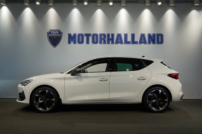 Vit Begagnad 2023 Cupra Leon Halvkombi | 339 900 kr - Bild 1/4