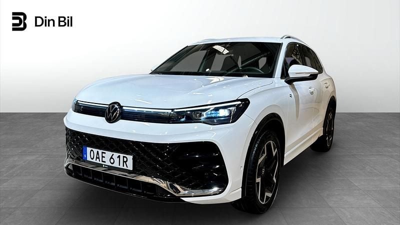 Vit Begagnad 2025 VW Tiguan R-line SUV | 479 900 kr (Lite dyr) - Bild 1/4