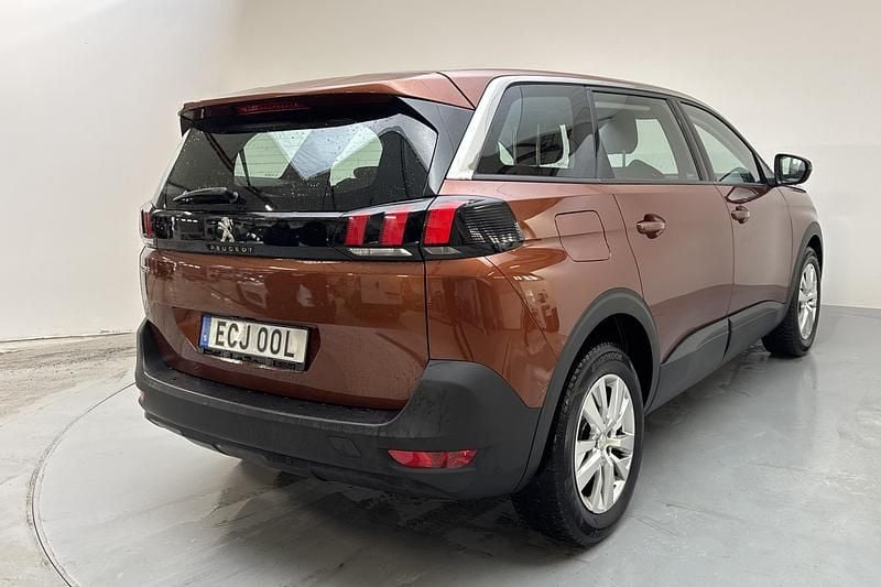 Begagnad Peugeot 5008 130 HK (95 kW) 2022 Brun SUV