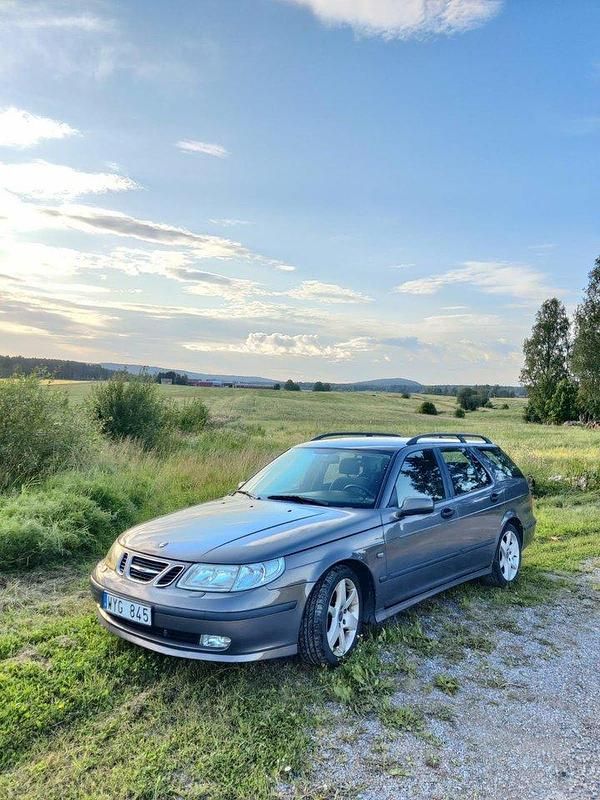 Grå Begagnad 2005 Saab 9-5 Kombi | 23 000 kr (Marknadspris) - Bild 1/4