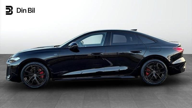 Ny Audi A5 Sport 252 HK (185 kW) 2025 Mytsvart metallic Sedan