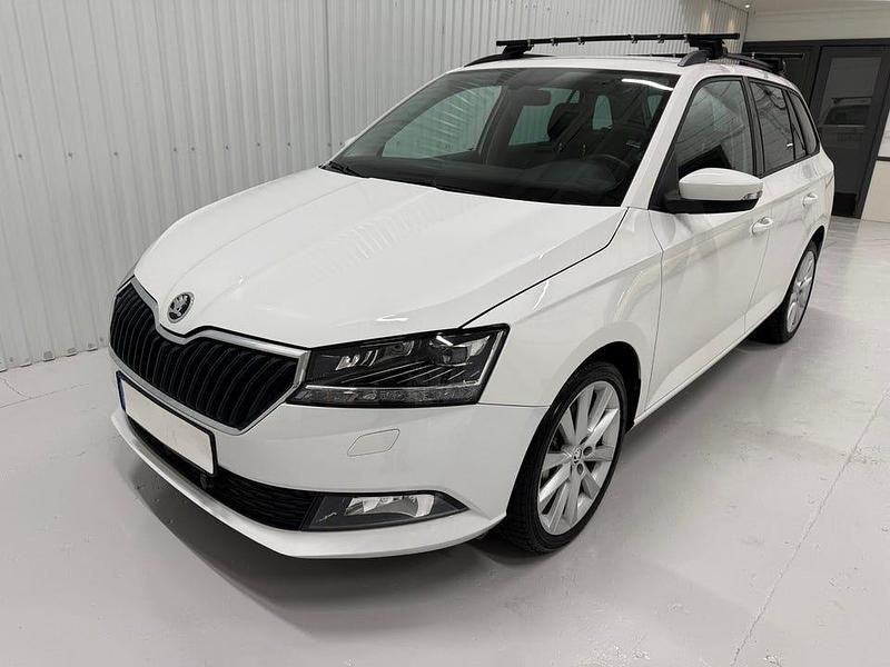Vit Begagnad 2018 Skoda Fabia Kombi | 162 000 kr (Marknadspris) - Bild 1/4