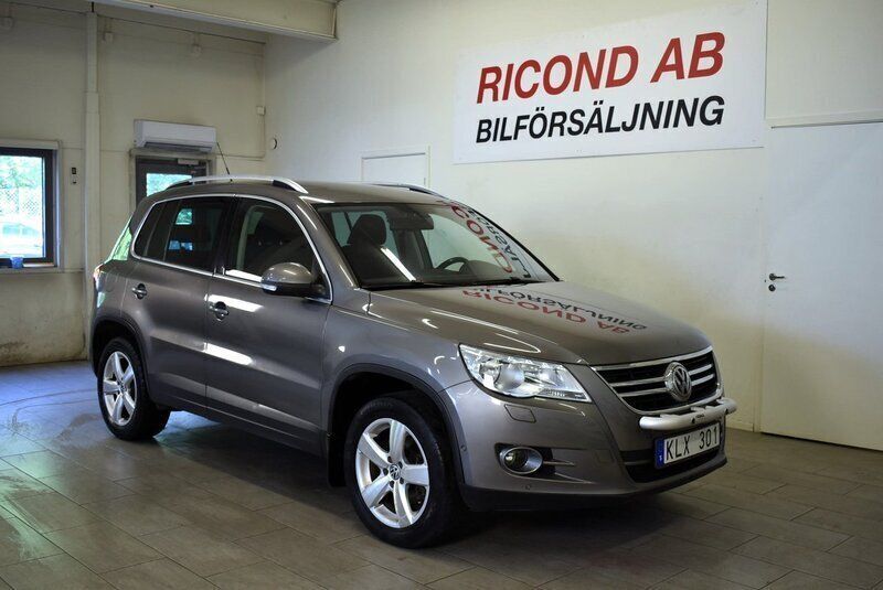 Mörkgrå Begagnad 2008 VW Tiguan Sport SUV | 69 900 kr (Lite dyr) - Bild 1/4
