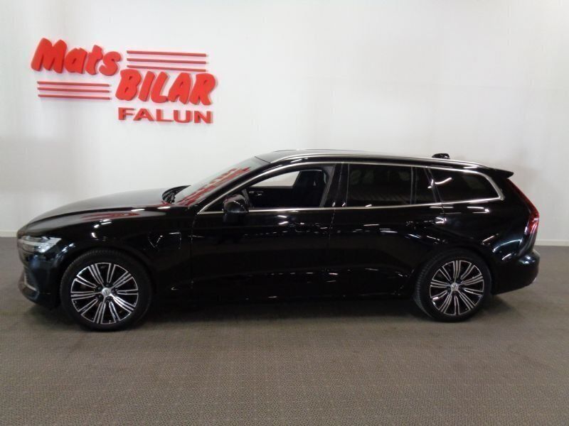 Svart Begagnad 2022 Volvo V60 Kombi | 399 900 kr (Lite dyr) - Bild 1/4