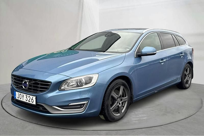 Blå Begagnad 2015 Volvo V60 Summum Kombi | 144 000 kr (Marknadspris) - Bild 1/4