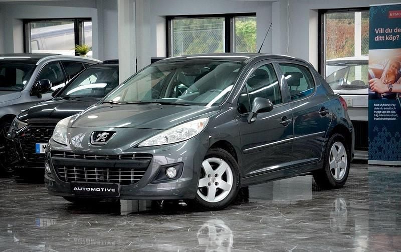 Mörkgrå (grå) Begagnad 2011 Peugeot 207 Halvkombi | 49 900 kr (Marknadspris) - Bild 1/4