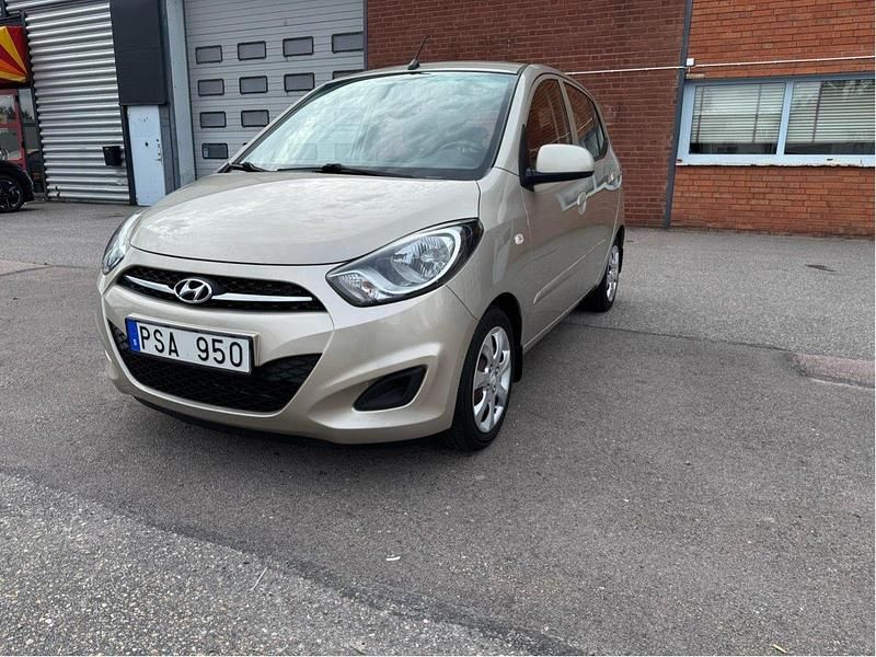 Brun Begagnad 2012 Hyundai i10 Premium Halvkombi | 44 900 kr (Marknadspris) - Bild 1/4