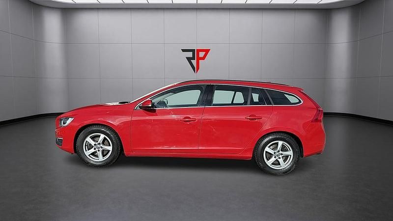 Begagnad Volvo V60 Momentum 117 HK (86 kW) 2014 Röd Kombi