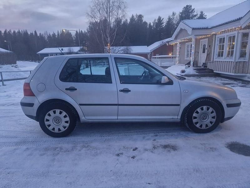 Begagnad VW Golf IV 105 HK (77 kW) 2003