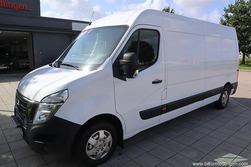 Vit svart Begagnad 2021 Nissan NV400 Van | 269 900 kr (Lite dyr) - Bild 1/4