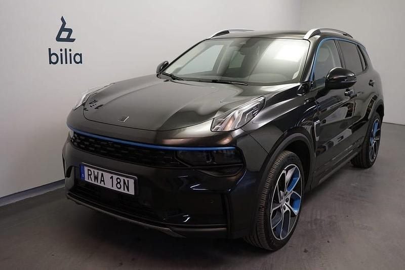Svart Begagnad 2022 Lynk & Co 01 SUV | 294 500 kr (Marknadspris) - Bild 1/3