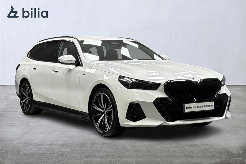 Begagnad BMW 530 M Sport 303 HK (222 kW) 2025 Vit Kombi