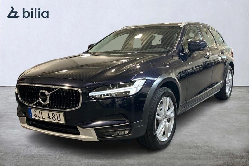 Mörkblå (blå) Begagnad 2019 Volvo V90 CC SE Kombi | 299 900 kr (Marknadspris) - Bild 1/3