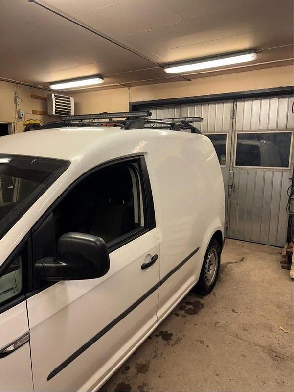 Begagnad 2017 VW Caddy Minibuss | 89 000 kr (Bra pris) - Bild 1/4