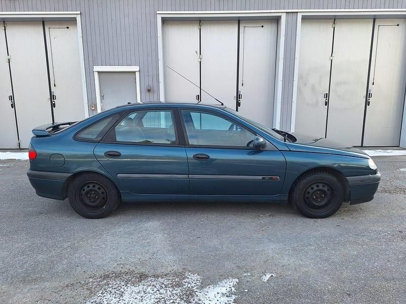 Begagnad Renault Laguna 114 HK (83 kW) 1999