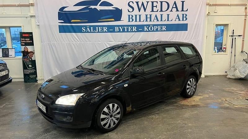 Svart Begagnad 2007 Ford Focus Trend Kombi | 9 900 kr (Superpris) - Bild 1/4